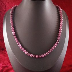 Halskde lavet af 6 mm Granat perler