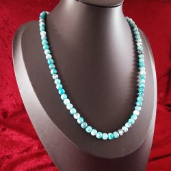 Smukt og elegant halskde med Bl Indiske Agater