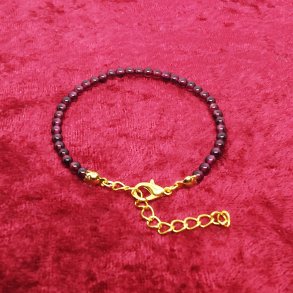 Armb�nd med Top Kvalitets Granat perler. F�s i 3 st�rrelser