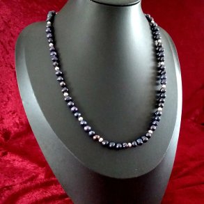 Unik halsk�de af Bl�- Violette / sorte Ferskvandsperler 