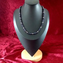 Unik halskde af Bl- Violette / sorte Ferskvandsperler 