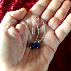 Boomerang �reringe med de eftertragtet Bl� Lapis Lazuli perler