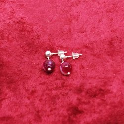 HF : Flotte stik reringe med naturlige Rdlige / Hvide Agater