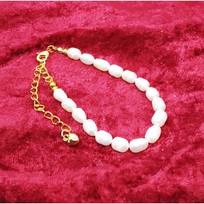 HF design. Flot kvalitets Ferskvandsperle armb�nd