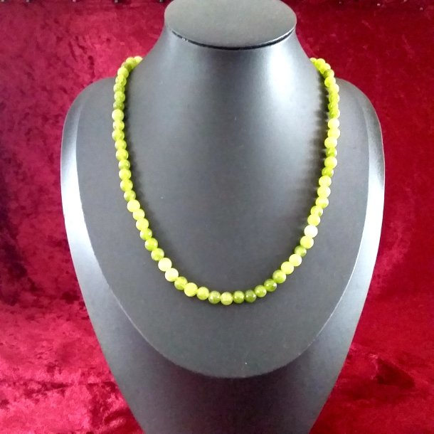 Flot halskde med Grnne Drue Agat perler