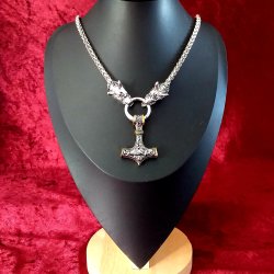 Stlkde med Fenrisulven og Thors hammer ( forgyldte kanter )