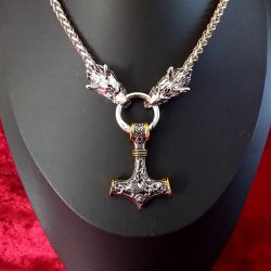 Stlkde med Fenrisulven og Thors hammer ( forgyldte kanter )
