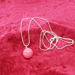 Slv halskde med med flot vedhng af Rosen Kvarts