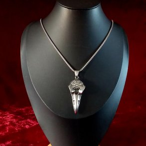 Flot halsk�de med kranie, og kompas. Inspireret af Nordiske Mytologi 