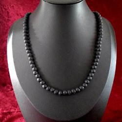 Halskden med de flotte Sorte Lava perler