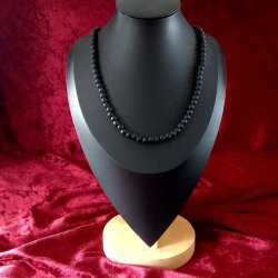 Halskden med de flotte Sorte Lava perler