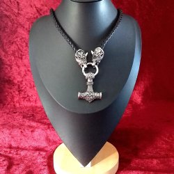 Lder halskde med  Fenrisulven og Thors hammer