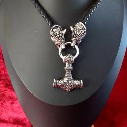 Lder halskde med  Fenrisulven og Thors hammer