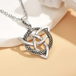 St�l halsk�de med symbol og Midg�rdsormen