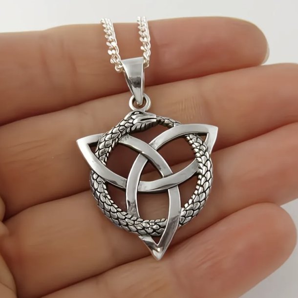 St�l halsk�de med symbol og Midg�rdsormen