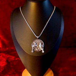 Flot st�l halsk�de med Odins ravne som vedh�ng