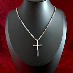 Flot st�l kors med k�de