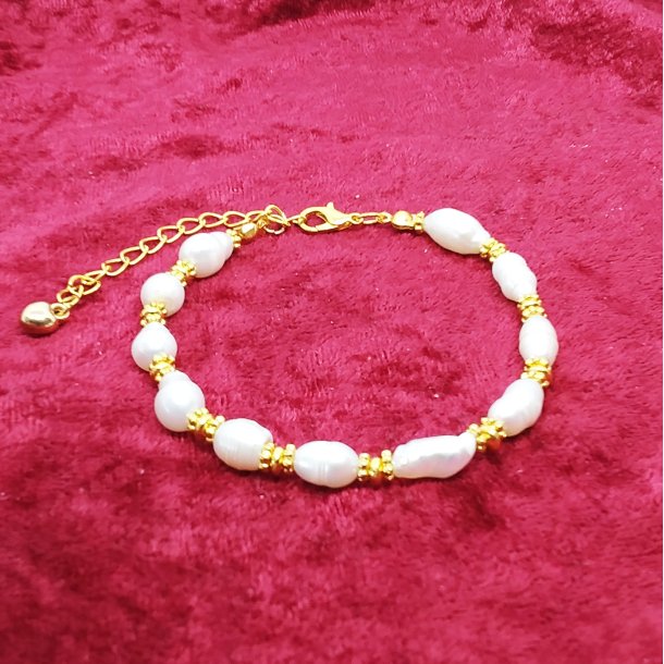 HF design. Flot  Barok Ferskvandsperle armbånd
