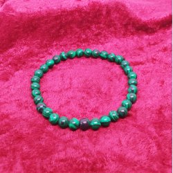 HF : Smukt armbnd med 6 mm grnne Malakit perler