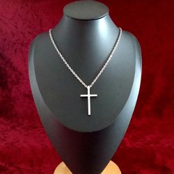 Flot st�l kors med k�de