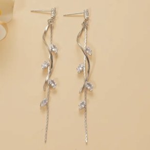 Flotte lange s�lvbelagte �reringe 