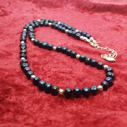 Super flot halskde af Sorte Pfugle farvet Ferskvandsperler